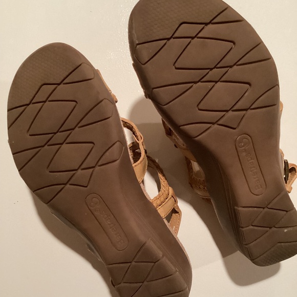 Baretraps Hasel wedge sandal with memory foam - Picture 2 of 6